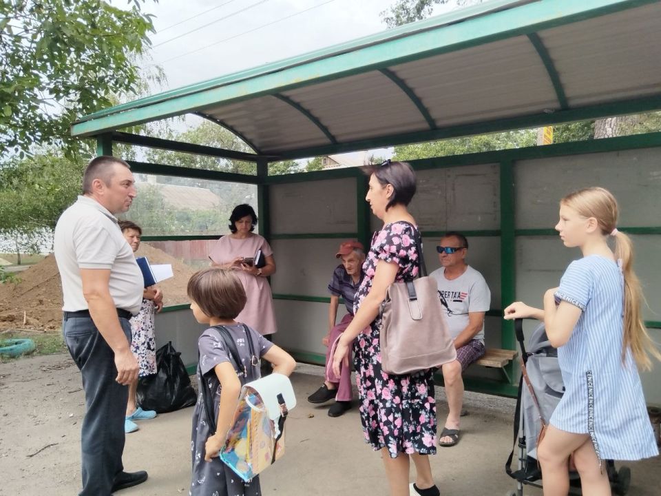 Сегодня состоялась встреча с жителями с. Панновка, которую провел заместитель главы Администрации Володарского муниципального округа Якименко А. В