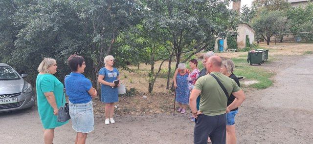 Начальник Амвросиевского территориального отдела Светлана Тимофеева встретилась с населением г. Амвросиевка