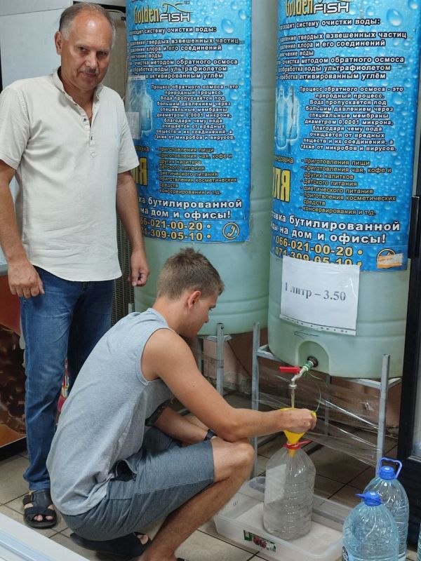 11.08.2025 депутат Ясиноватского муниципального совета Донецкой Народной Республики Куксенко Сергей Владимирович провел встречу с жителями микрорайона "Центральный", обсудили проблему с водоснабжением в Республике