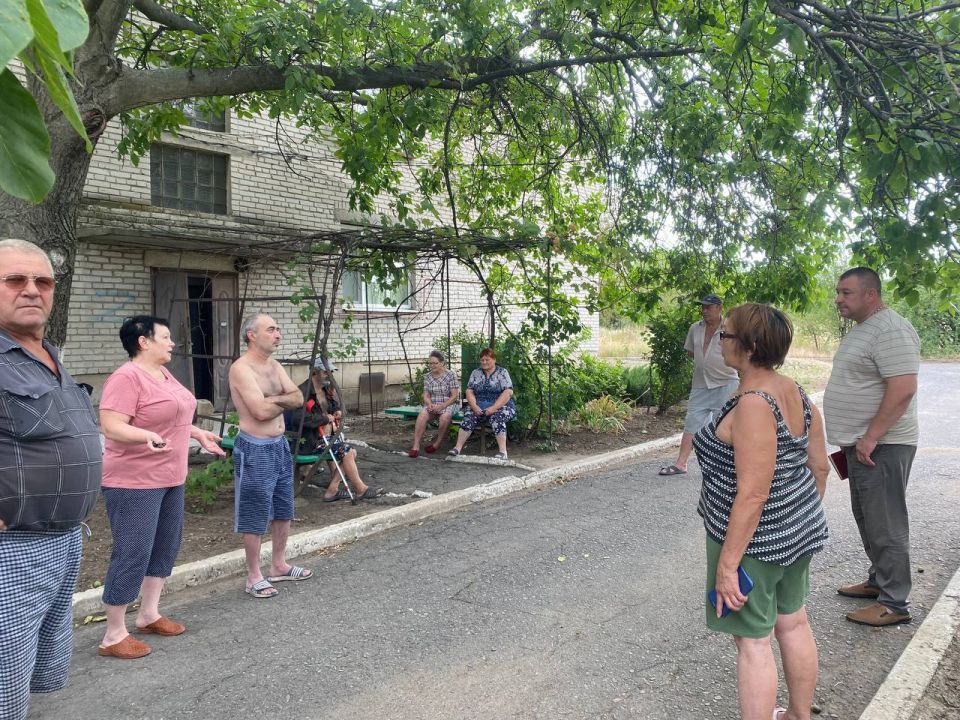 Заместитель Главы Администрации Тельмановского м.о.провел встречу с населением в пгт Андреевка