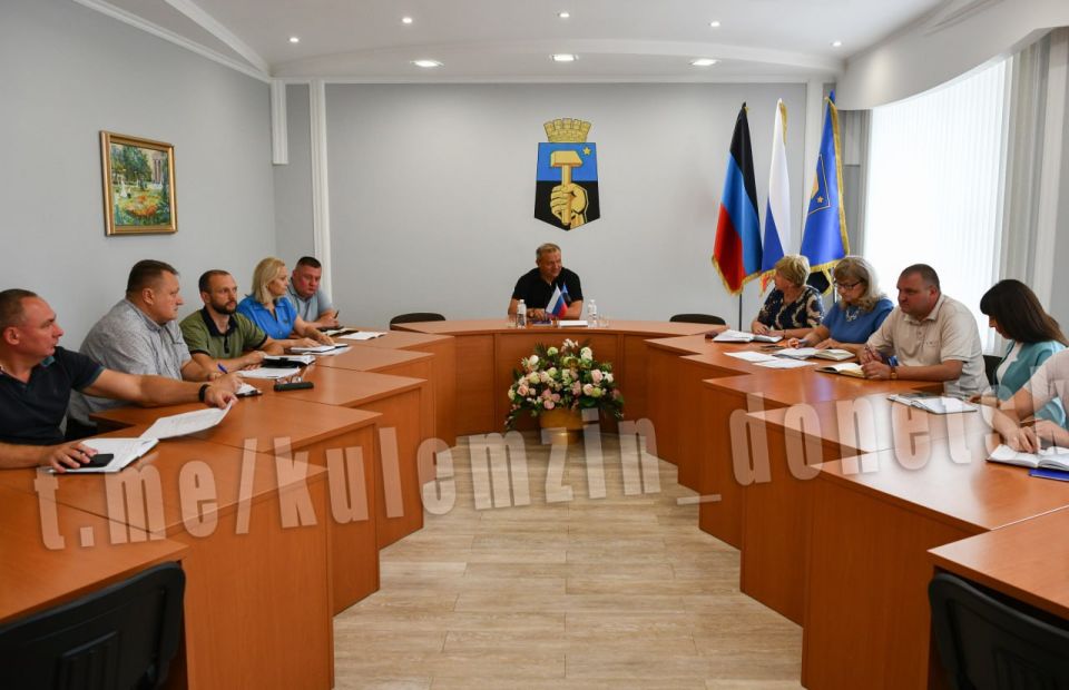 Провел очередное рабочее совещание с руководителями Управ внутригородских районов города по вопросам водоснабжения