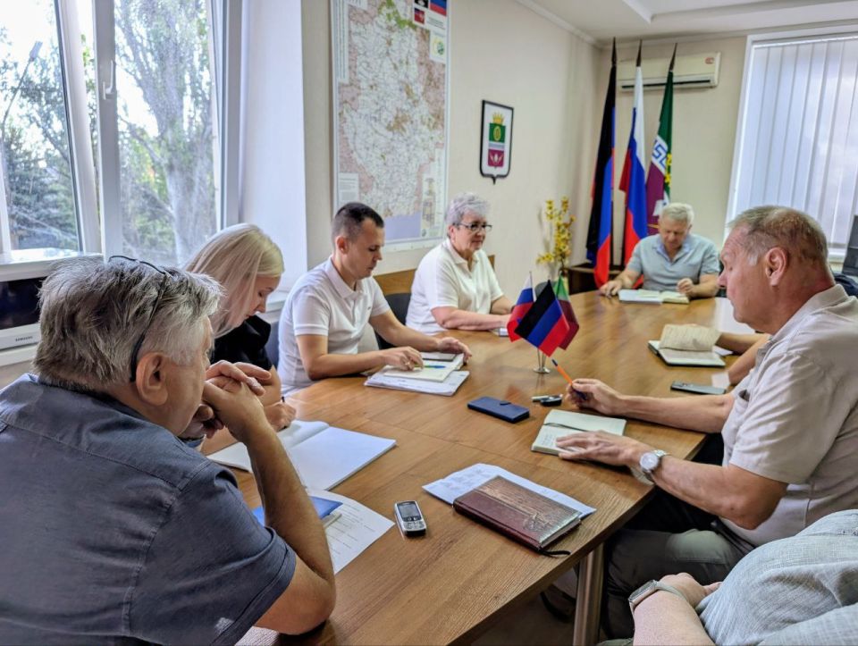 Глава муниципального образования Старобешевский муниципальный округ Николай Михайлов провел оперативное совещание по текущим вопросам