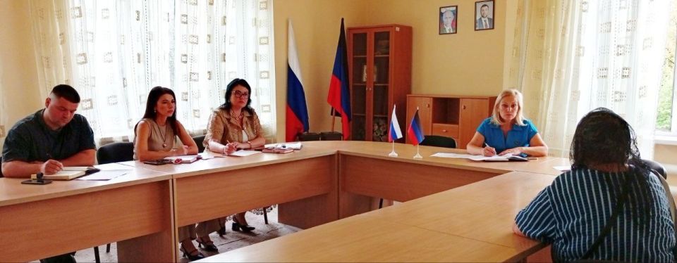 Наталья Бегуненко: В понедельник, 11 августа, руководитель Управы Петровского внутригородского района Администрации городского округа Донецк Наталья Ивановна Бегуненко провела еженедельный прием граждан