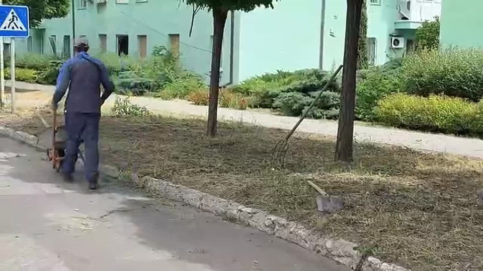 Мероприятия по жизнеобеспечению населенных пунктов на освобожденных территориях ежедневно проводятся силами всех министерств и ведомств Республики в рамках работы Межведомственной рабочей группы Штаба обороны ДНР