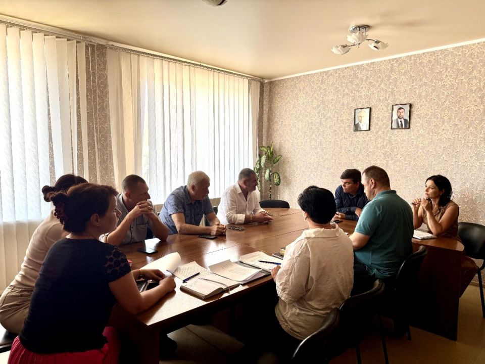 Сегодня, 12 августа, временно исполняющий полномочия Главы городского округа Торез Артём Чесноков провел очередное заседание Штаба по вопросам здравоохранения с участием депутата Народного совета ДНР Андрея Бедило...