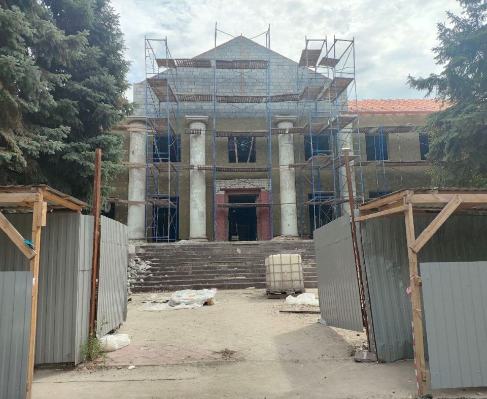 Всероссийским обществом охраны памятников истории и культуры совместно с российскими журналистами третий год подряд реализуется большой федеральный телевизионный проект «Русское наследие»