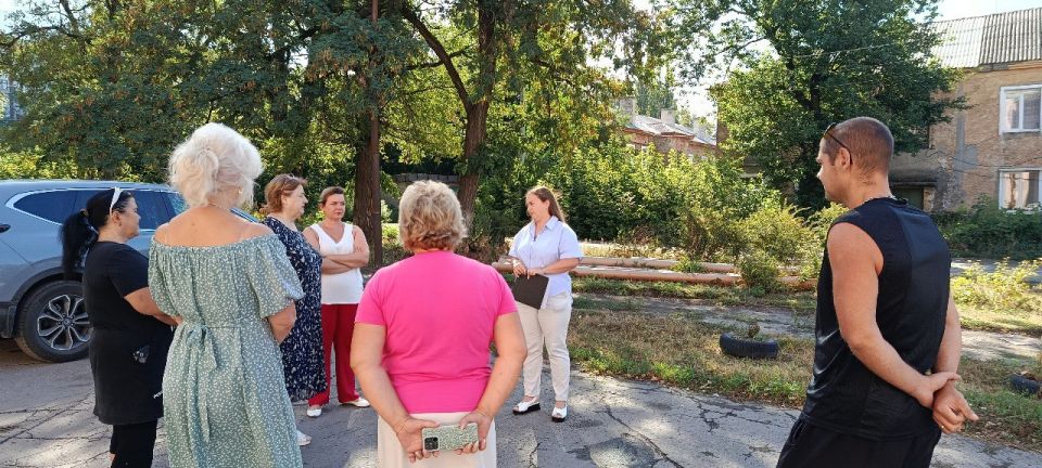12 августа депутат Макеевского городского совета Алена Трякина провела встречу с жителями по улице Гаврилова возле д. 20. Основные темы, которые были подняты на встрече, включают водоснабжение и водоотведение, ремонт дорог...