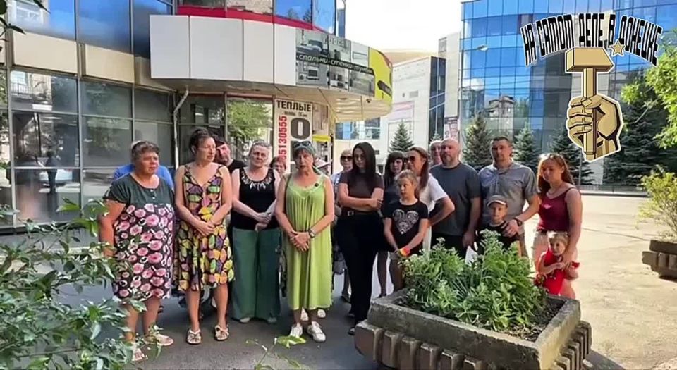 Жители домов №108-122 по улице Артёма в Донецке жалуются на полное отсутствие воды