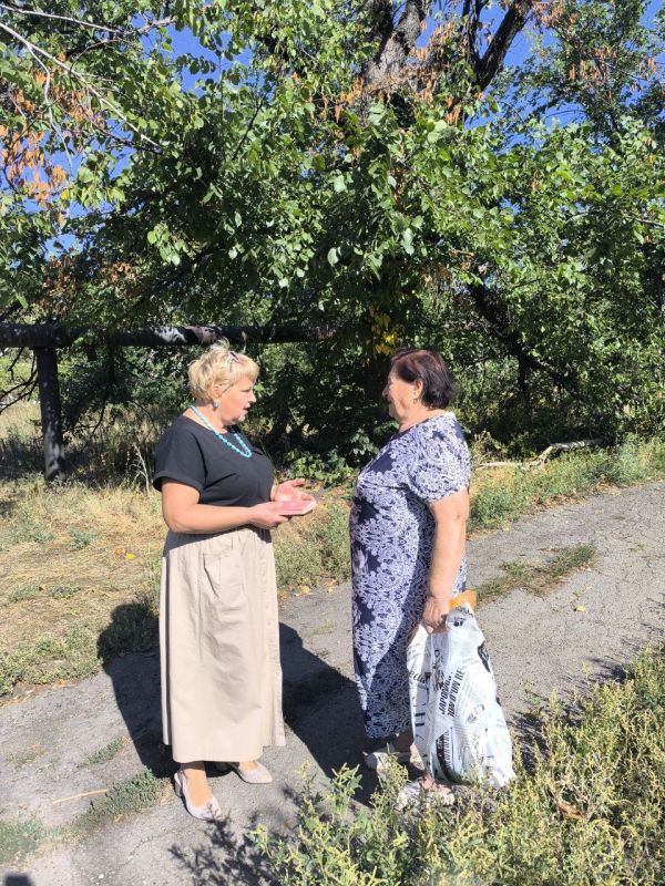 Во исполнение поручения Главы Донецкой Народной Республики Дениса Владимировича Пушилина о ведении постоянного диалога с жителями республики, депутат Дебальцевского городского совета Наталья Косякова проводит опрос населения...