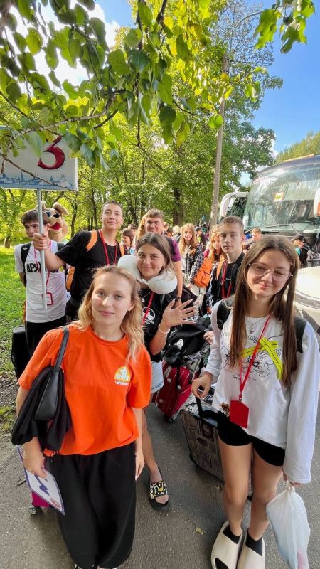В Петербурге завершилась 4 смена для школьников из Мариуполя