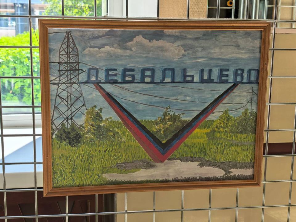 Сергей Желновач: Победа глазами детей: выставка рисунков из Дебальцево в Краевом Дворце Дружбы "Русь" г.Хабаровска