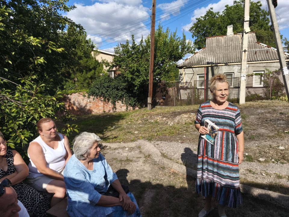 Иван Адамец: Раиса Хатько, возглавляющая Совет ветеранов Куйбышевского района и являющаяся лидером общественного мнения, организовала встречу с жильцами улицы Порт-Артурной