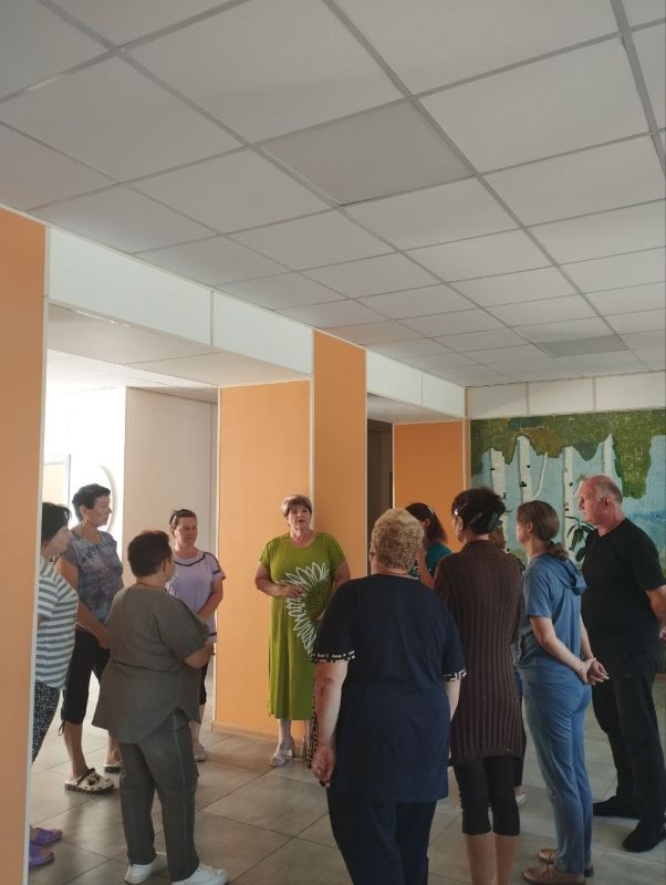 Сегодня депутат Тельмановского муниципального совета Галина Коссе провела встречу в ГБОУ "Тельмановская Гимназия Тельмановского М.О." ...