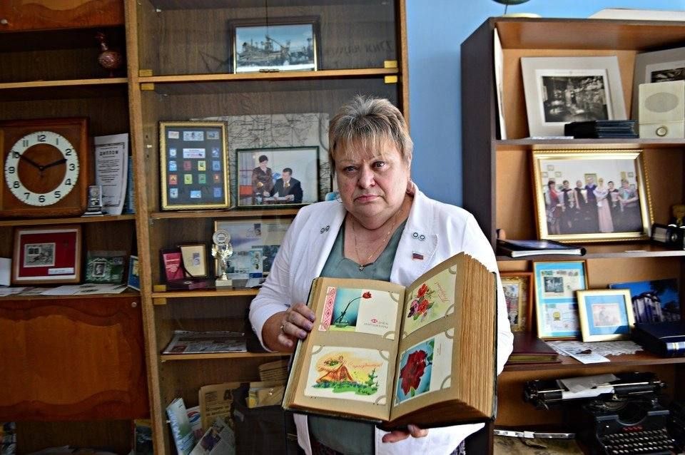 Первая в мире марка, старинный почтовый ящик и ретро-открытки: Какие экспонаты собраны в музее почты Донбасса