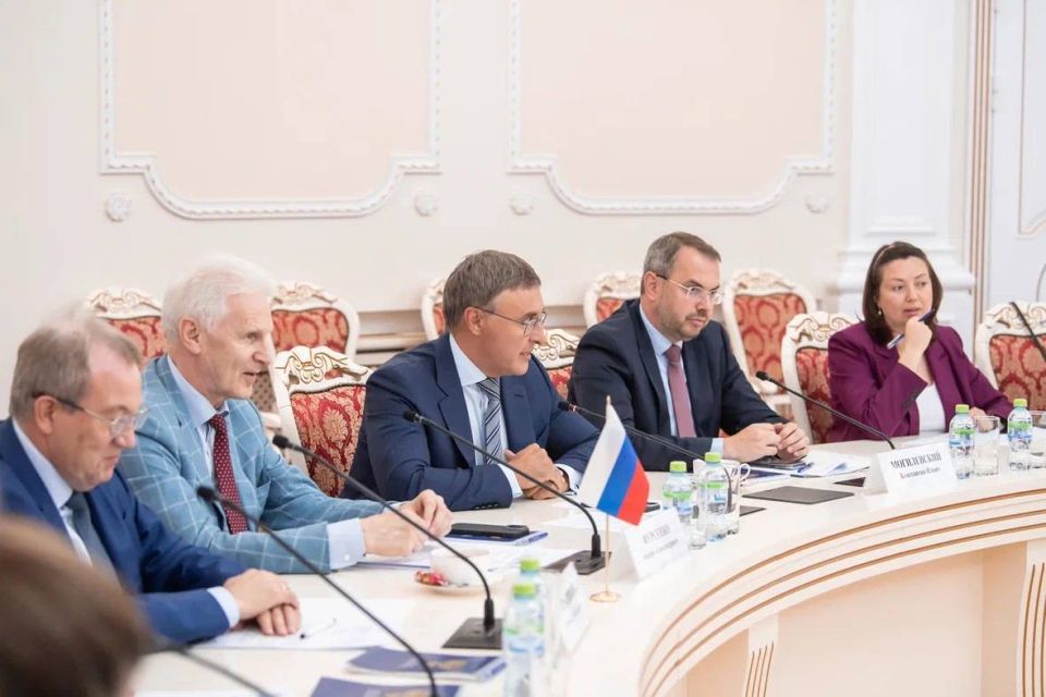 Глава Минобрнауки России провел совещание по подготовке II Международной конференции по общественно-гуманитарным наукам в Мариуполе