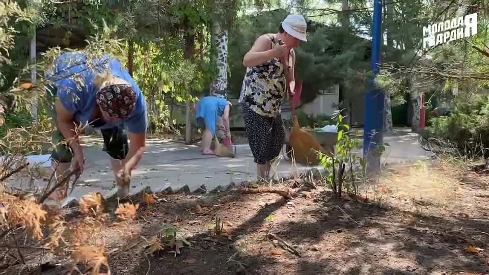 Серебряные волонтёры центров социальной защиты и досуга «Забота» проходят оздоровление в лагере «Искренность»!