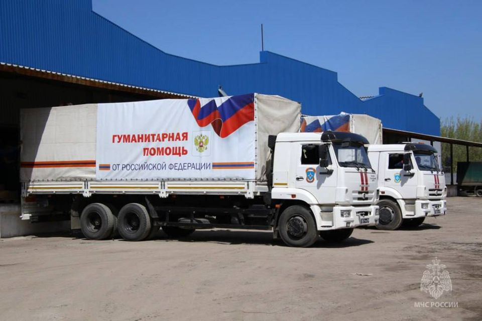 Дорога жизни. 12 августа 2014 года - день, когда из Российской Федерации на Донбасс отправился первый гуманитарный конвой МЧС России