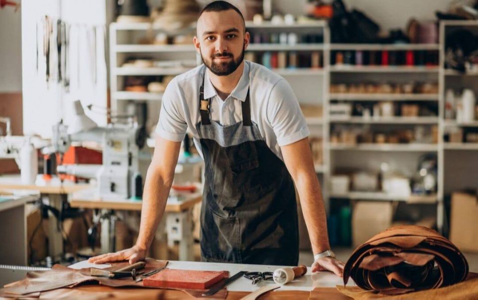 На производство мягкой мебели в связи с расширением требуется поролонщик/обивщик мягкой мебели