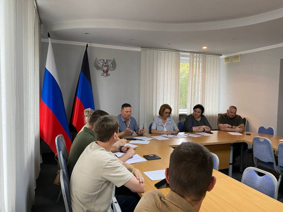 Максим Королюк принял участие в заседании комиссии по вопросам здравоохранения в Харцызске