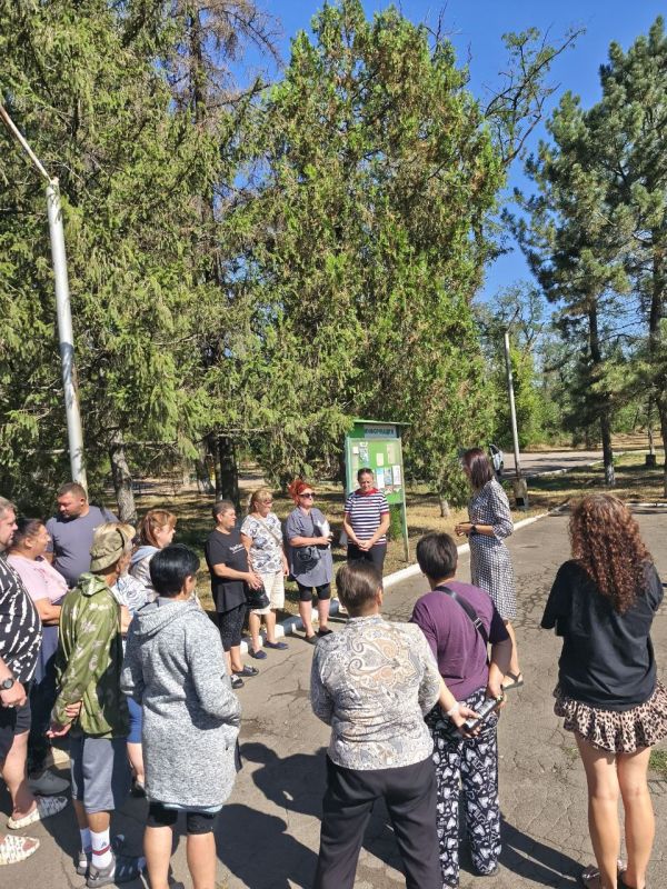 Встречу с населением провела заведующая Новоселовским территориальным сектором, в ходе которого дала разъяснения на интересующие вопросы граждан: