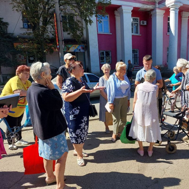 Во исполнение поручения Главы Донецкой Народной Республики Дениса Владимировича Пушилина о ведении постоянного диалога с жителями республики, депутаты Дебальцевского городского совета продолжают встречи с населением