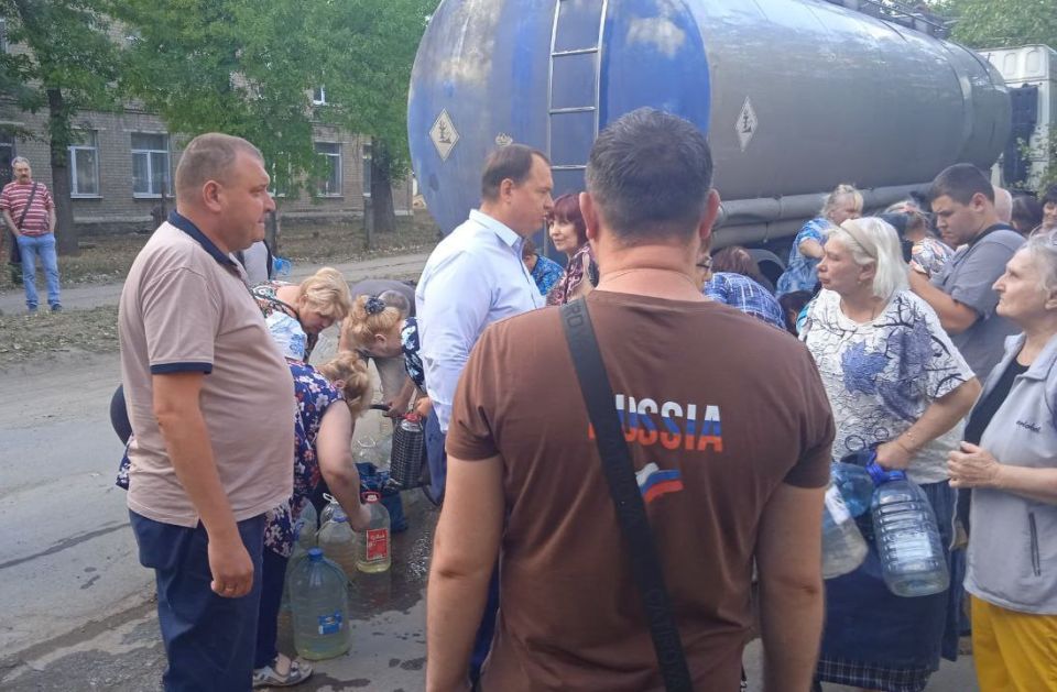 Юрий Будрин: Сегодня, 13 августа 2025 года, по поручению Главы Республики Дениса Пушилина, руководитель Управы Кировского внутригородского района Администрации городского округа Донецк ДНР Алексей Дмитрюк принял активное...