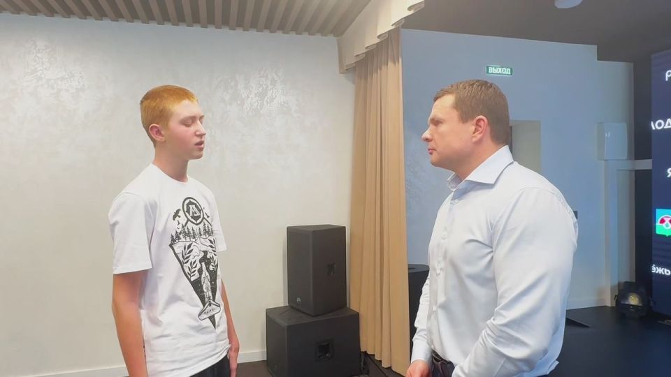 Денис из с. Вольное читает стихи на Ямале