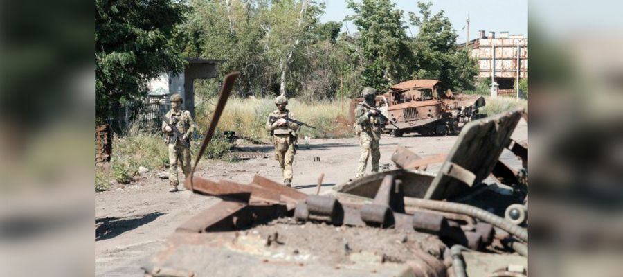 Росгвардейцы обнаружили оставленные при отступлении ВСУ боеприпасы в ДНР (видео)