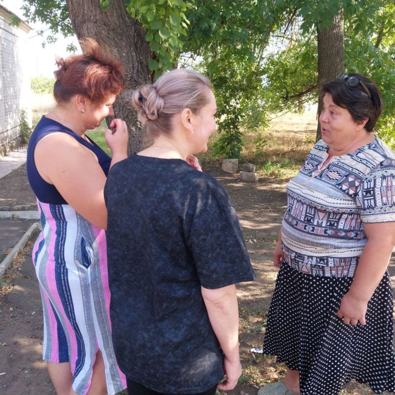 08 августа 2025 года в с.Красновка Волновахского муниципального округа Донецкой Народной Республики состоялась встреча с гражданами, на которой присутствовала заведующий Красновского территориального сектора департамента по...