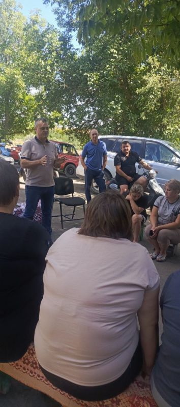 Депутат Тельмановского муниципального совета Сергей Мелащук встретился с жителями с. Самсоново. В начале встречи Сергей Николаевич рассказал жителям о поручениях и...