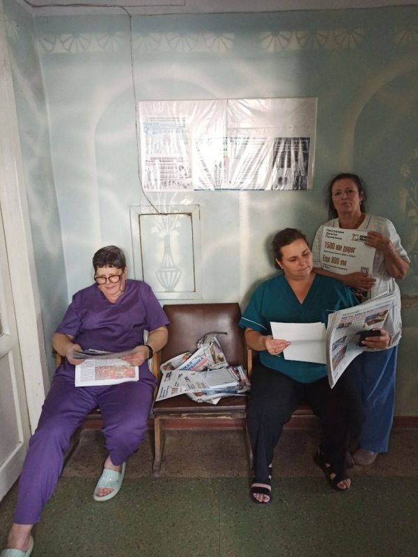 Секретарь первичного отделения №499 ВПП "Единая Россия" Лисовина Елена Анатольевна провела рабочую встречу с медицинскими работниками "Иловайская городская больница"