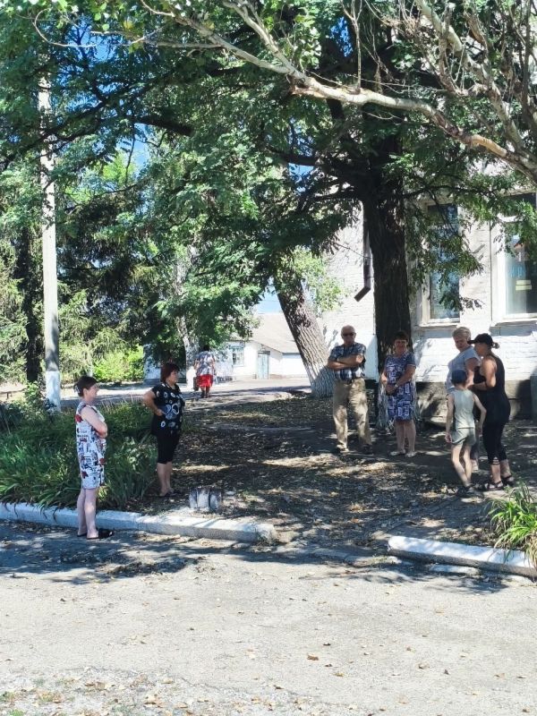 12 августа 2025 года в селе Новоандреевка Волновахского муниципального округа состоялась встреча с гражданами, на которой присутствовала заведующая Новоандреевским территориальным сектором департамента по развитию территорий...