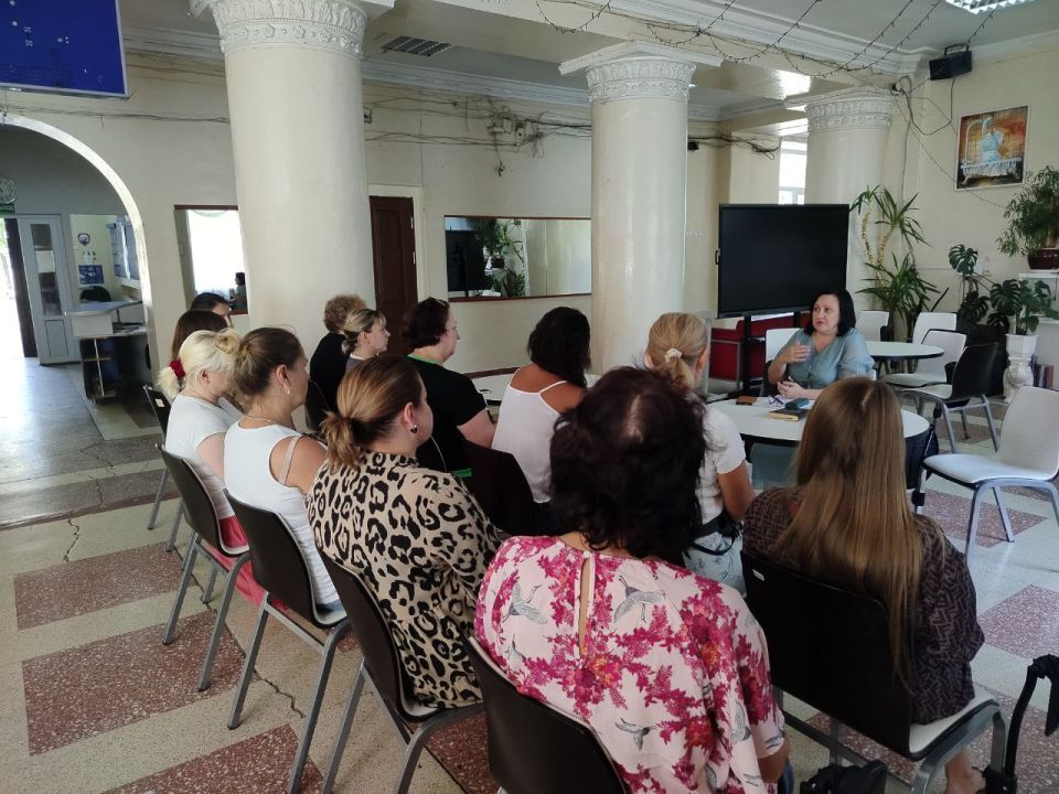 Встреча с трудовым коллективом Донецкой гимназии № 6