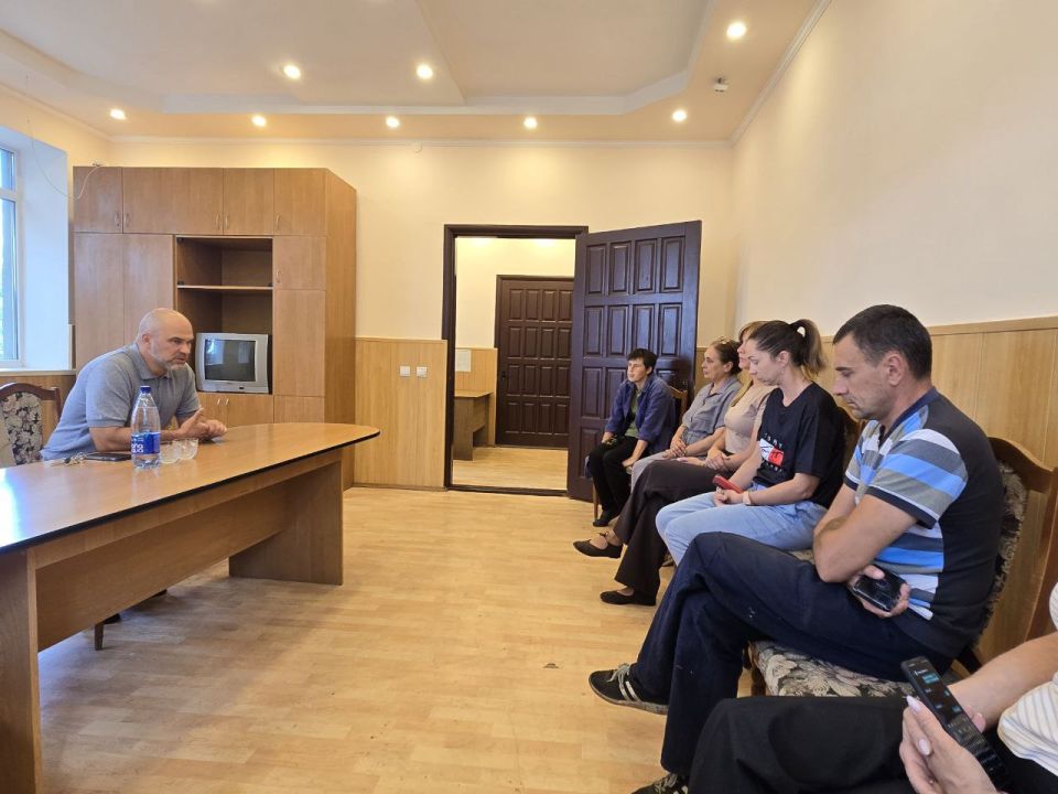 Сергей Желновач: Во исполнение поручения Главы Донецкой Народной Республики Дениса Владимировича Пушилина о ведении постоянного диалога с людьми, сегодня, 13.08.2025, встретился с трудовым коллективом...