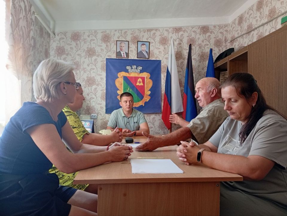 Заведующий Талаковским территориальным сектором Виктор Качевский ответил на вопросы граждан