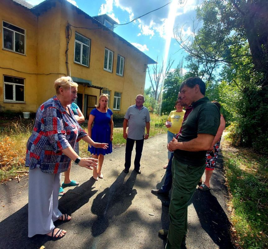 Наталья Бегуненко: По поручению Главы ДНР Дениса Пушилина в Петровском районе продолжаются встречи с населением