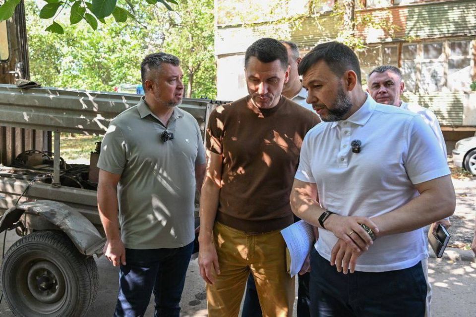 Пушилин проинспектировал ремонт водопровода в Пролетарском районе Донецка