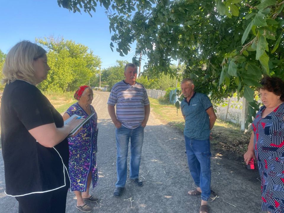 В селе Советское состоялась встреча с населением, которую провела Управляющая делами Администрации