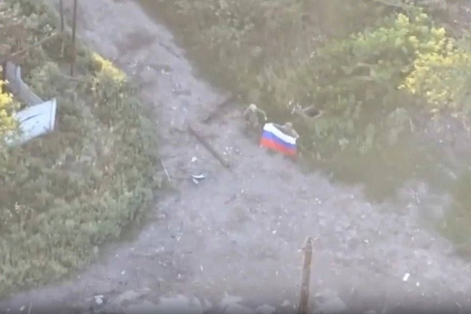 Преодолели глубокий ров и открытый участок местности: бойцы ВС РФ поделились подробностями освобождения Яблоновки в ДНР