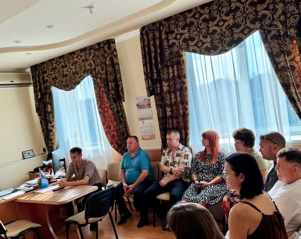 Депутат Иловайского городского совета Артём Александрович Жила провел выездной прием граждан, в ходе которого были рассмотрены актуальные вопросы жизнеобеспечения города