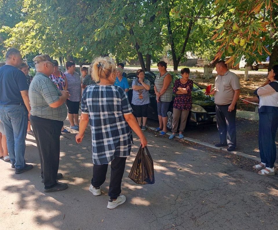 Продолжаются встречи с населением