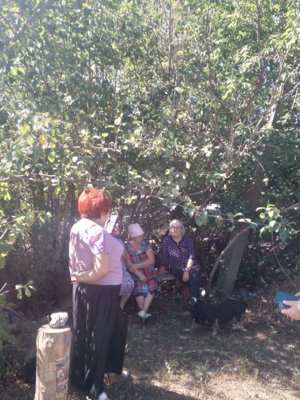 Начальник Кутейниковского территориального отдела Светлана Токарева встретилась с населением пос