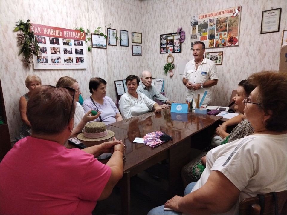 Юрий Будрин: Сегодня, 13 августа 2025 года, заместитель председателя городского Совета ветеранов, лидер общественного мнения, Татьяна Гнеушева организовала встречу с жителями микрорайона "Широкий" Кировского района города...