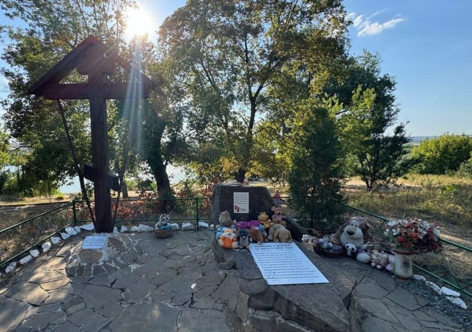 Дарья Морозова: 13 августа 2014 года детский пляж на берегу реки Крынка в городе Зугрэс был обстрелян Вооруженными силами Украины (ВСУ)