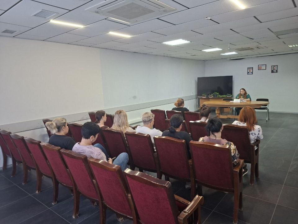 В Управе Ильичевского внутригородского района города Мариуполь состоялась встреча первого заместителя руководителя Управы Соломиной Татьяны Александровны с жителями