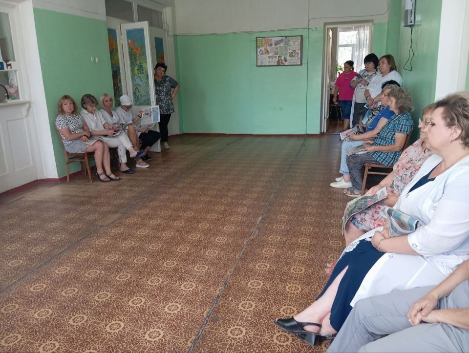 14 августа лидер общественного мнения Виктория Жидкова провела встречу с трудовым коллективом ГБУ ДНР «Старобешевский ЦПМСП» Комсомольская амбулатория ОПСМ