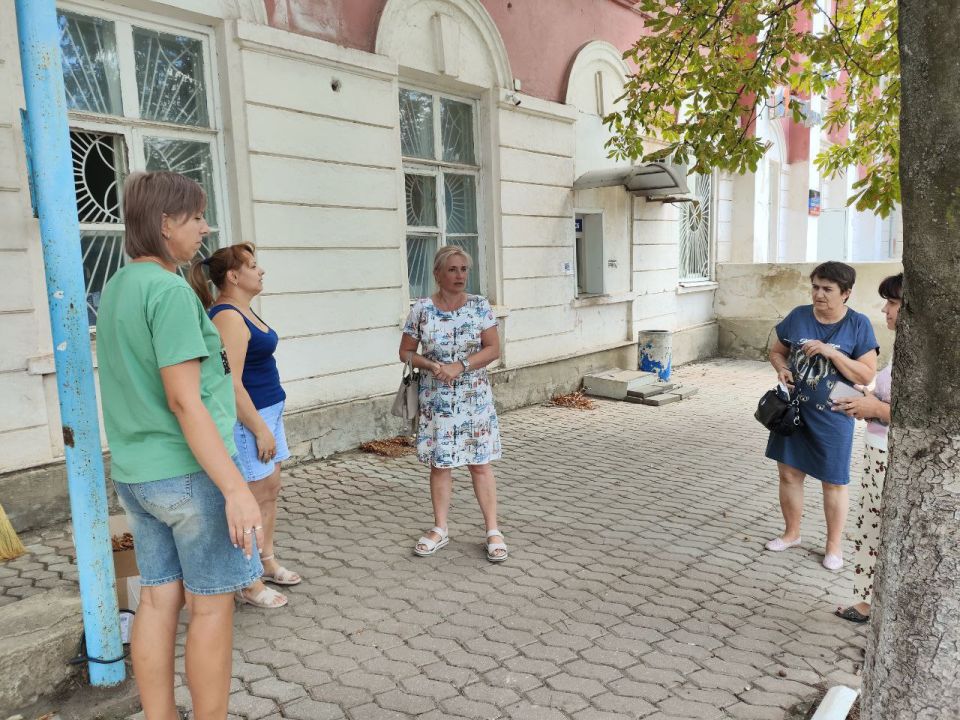 14 августа лидер общественного мнения Виктория Жидкова провела встречу с населением города Комсомольское по улице Ленина
