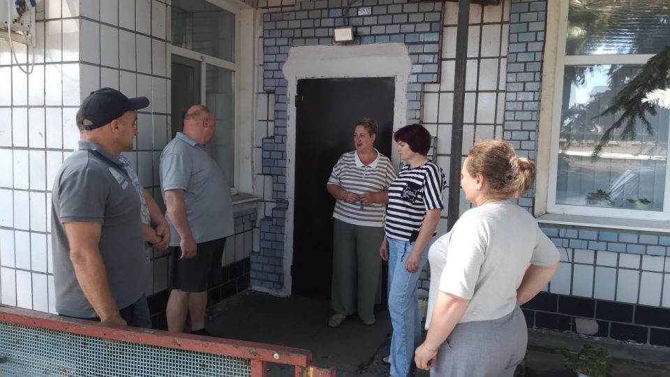 14 августа 2025 года, заведующий Рассыпнянским территориальным сектором Александра Кендысь, провела встречу с трудовым коллективом ПТУ «ШАХТЕРСКПОГРУЗТРАНС»