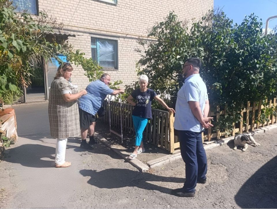 Депутат Шахтерского муниципального совета ответил на вопросы ждановцев