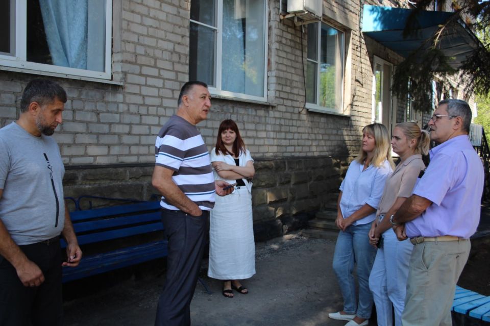 14 августа депутат Макеевского городского совета Тарас Сидоренко провел встречу с трудовым коллективом технической единицы "Макеевский ремонтно-механический завод" филиала Шахтоуправление имени С.М. Кирова"